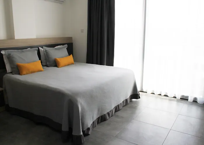 Sky Roof Hotel